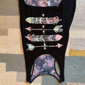 Black tank top with arrows and feathers